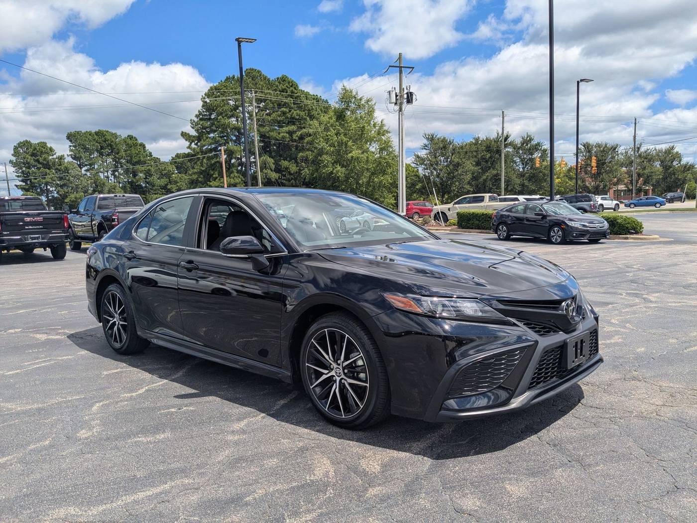 2024 Toyota Camry SE — Sedan — 5,882 mi — Henderson, NC