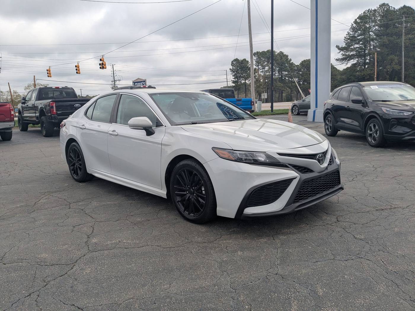 2022 Toyota Camry SE — Sedan — 83,922 mi — Henderson, NC