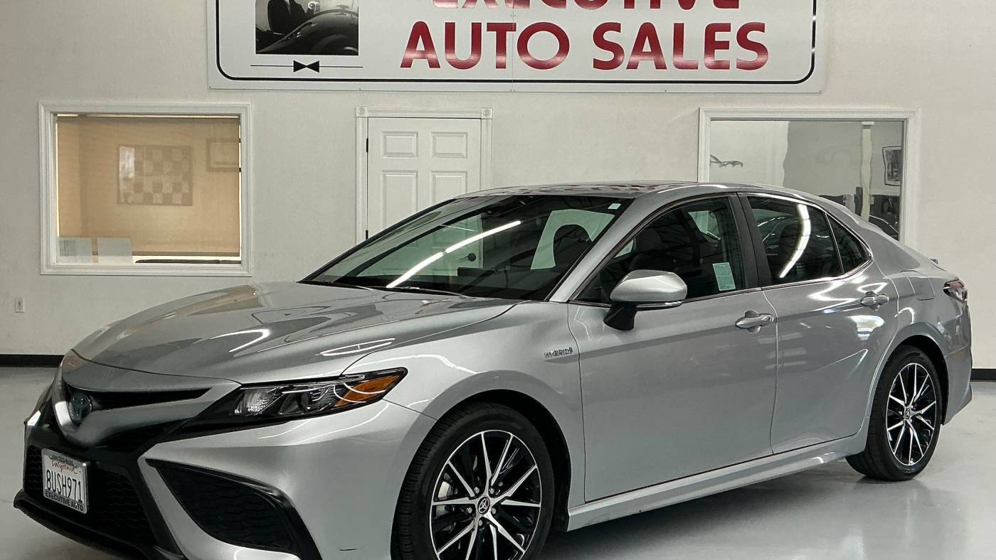 2021 Toyota Camry Hybrid SE — Sedan — 7,010 mi — Fresno, CA