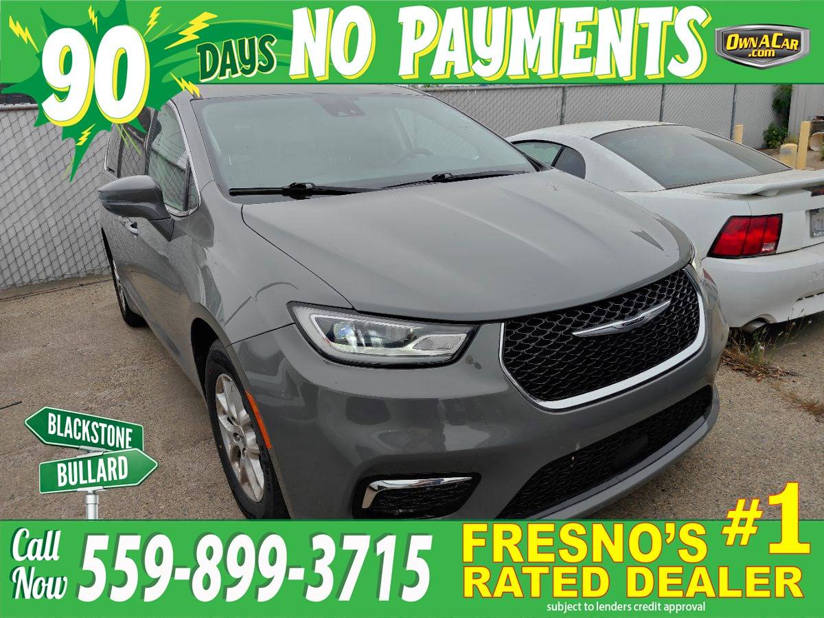 2022 Chrysler Pacifica Touring L — Minivan — 70,041 mi — Fresno, CA