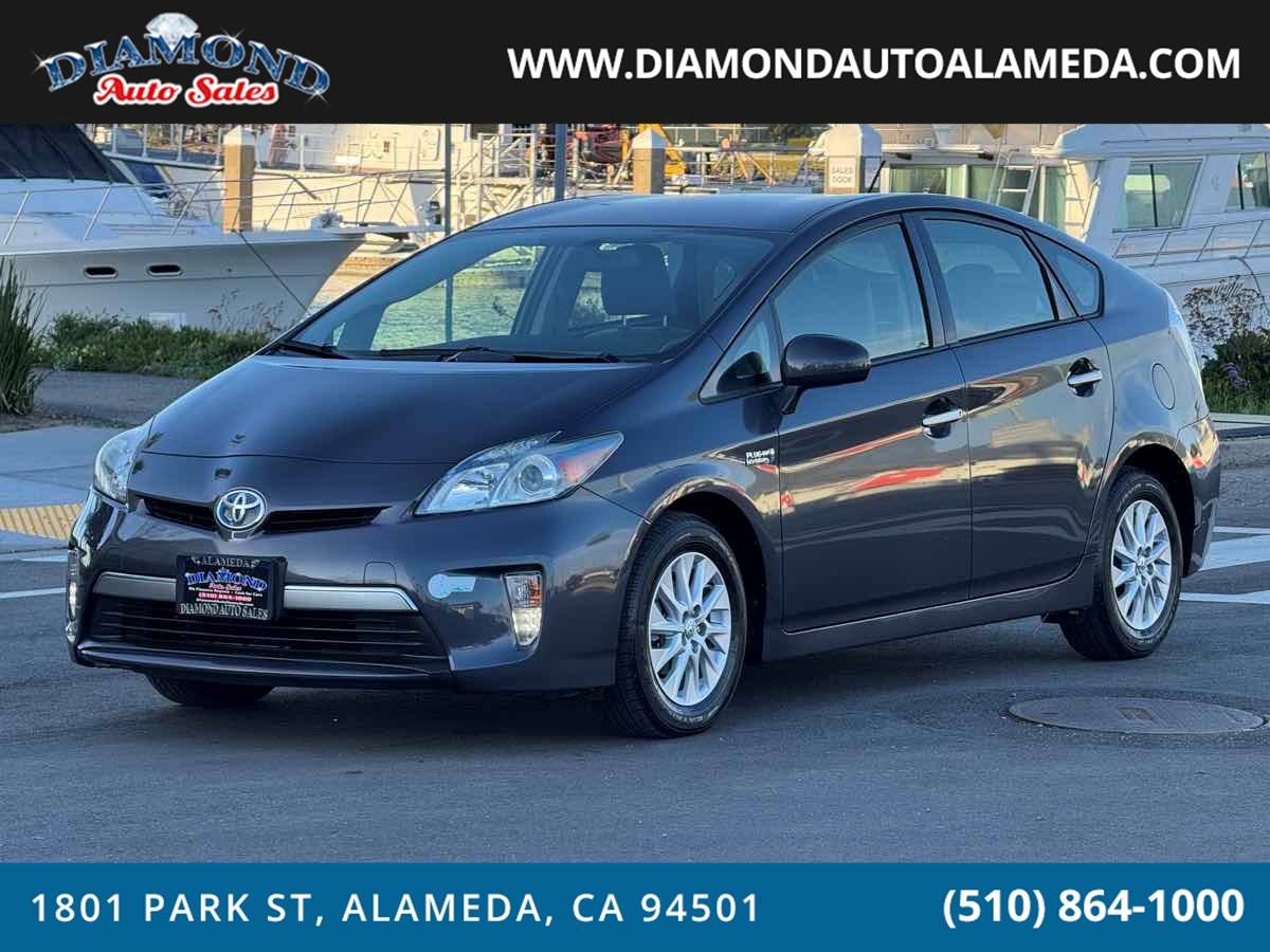 2014 Toyota Prius Advanced — Hatchback — 136,550 mi — Alameda, CA