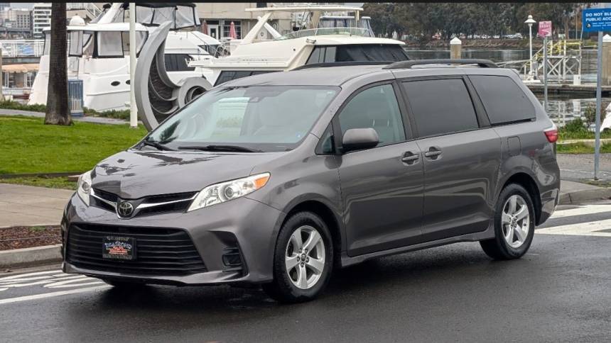 2020 Toyota Sienna LE — Minivan — 134,150 mi — Alameda, CA