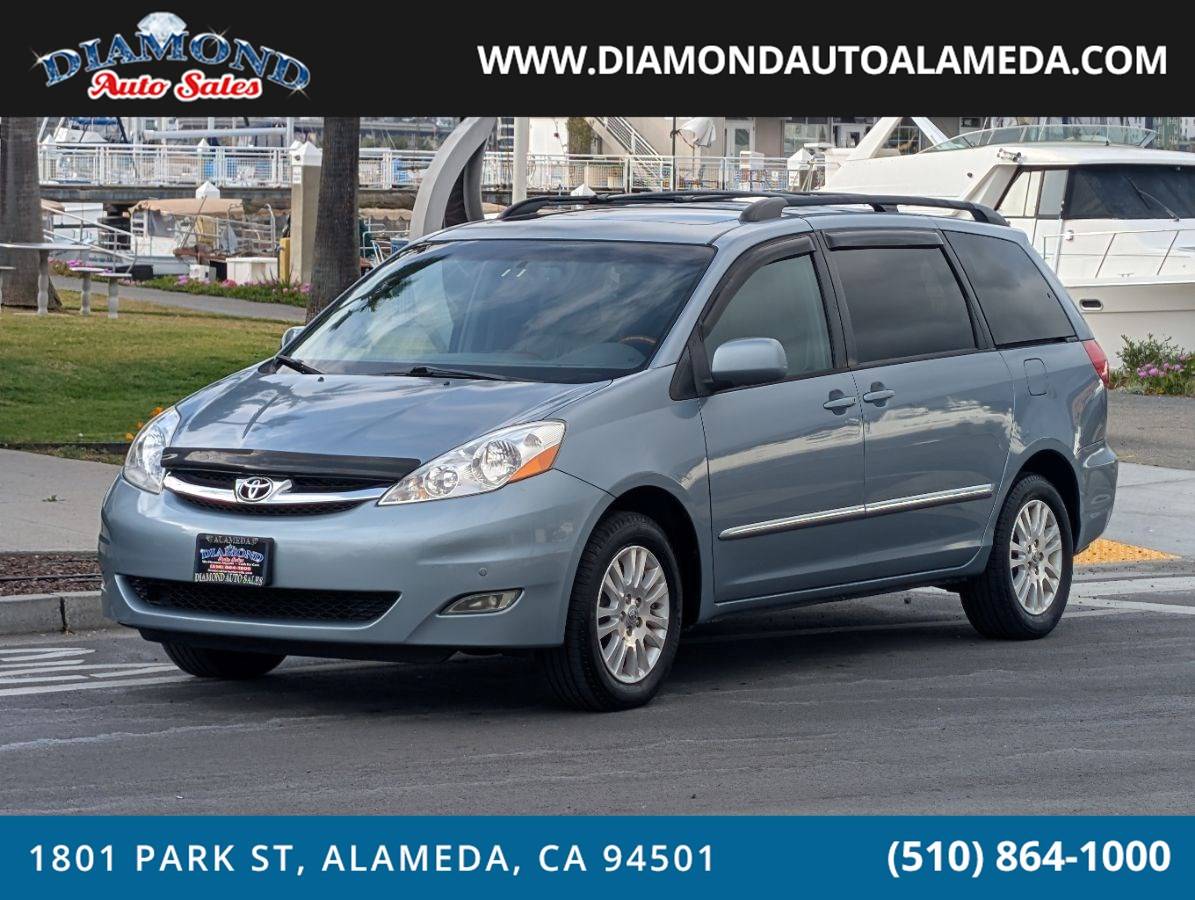 2010 Toyota Sienna XLE — Minivan — 110,232 mi — Alameda, CA
