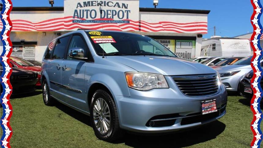 2013 Chrysler Town & Country Touring-L — Minivan — 152,127 mi — Modesto, CA