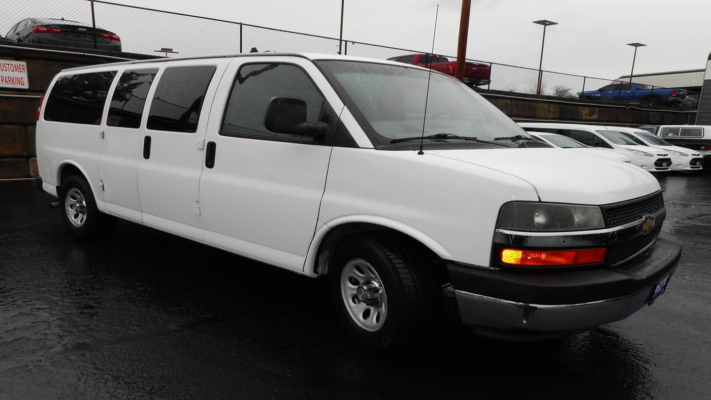 2010 Chevrolet Express Passenger LT — Passenger Van — 120,495 mi — Milwaukie, OR