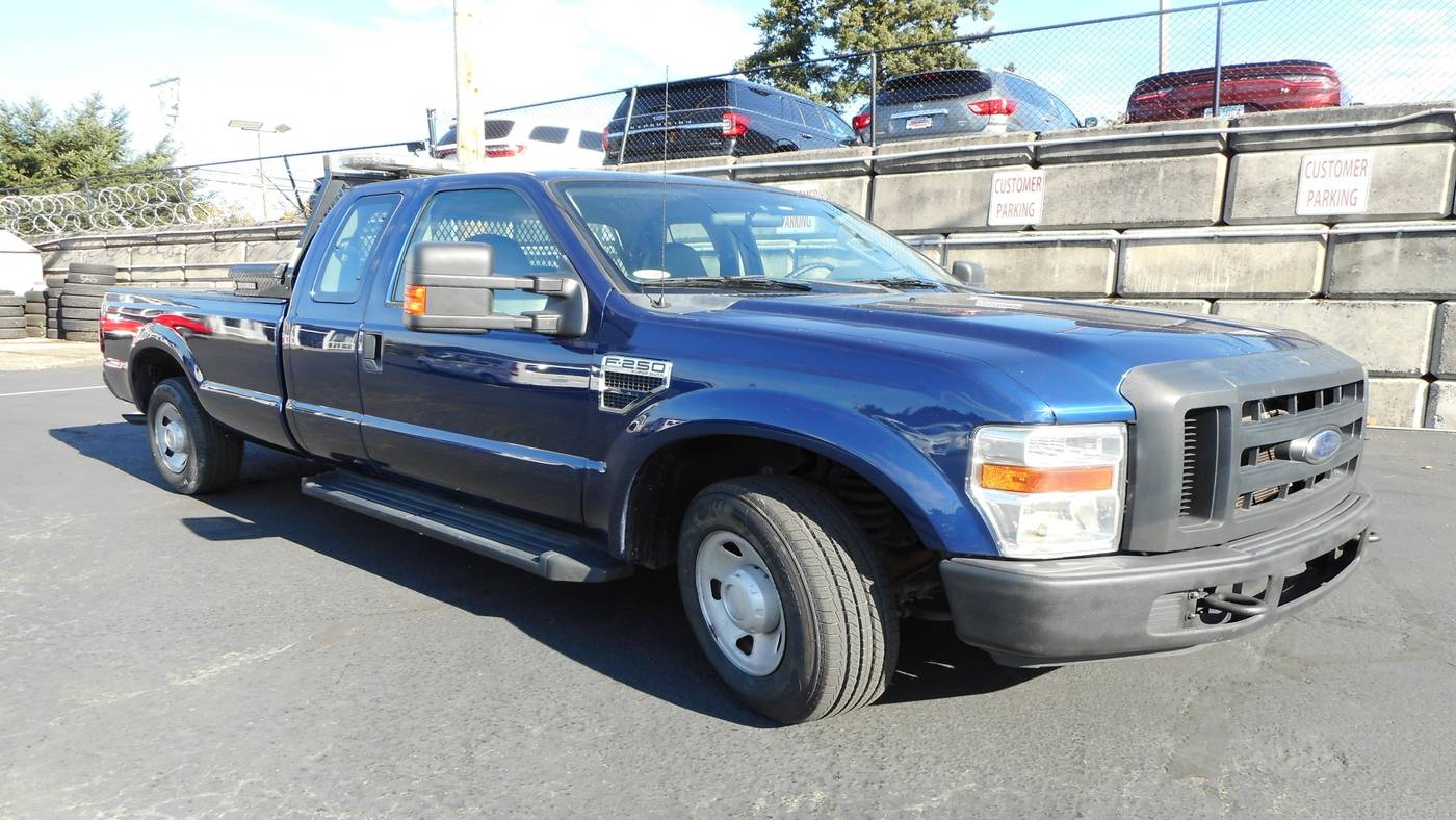 2010 Ford Super Duty F-250 XL — Pickup Truck — 102,506 mi — Milwaukie, OR