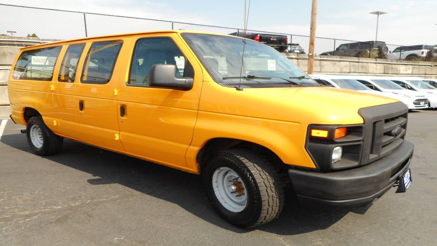 2010 Ford Econoline Wagon E-350 Super Duty XL — Passenger Van — 134,239 mi — Milwaukie, OR