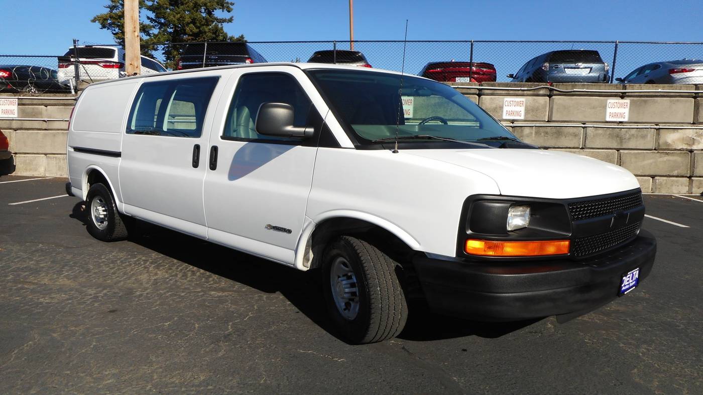 2006 Chevrolet Express Cargo Van Base — Cargo Van — 143,607 mi — Milwaukie, OR
