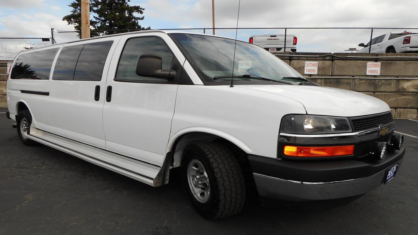 2017 Chevrolet Express Passenger LT — Passenger Van — 99,295 mi — Milwaukie, OR