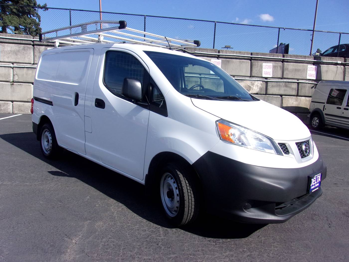 2017 Nissan NV200 Compact Cargo S — Cargo Van — 82,587 mi — Milwaukie, OR
