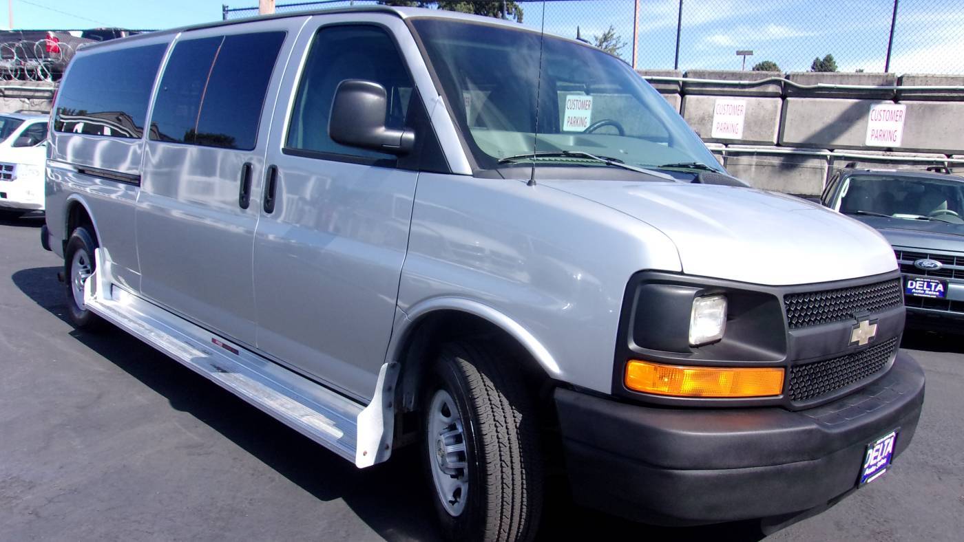 2012 Chevrolet Express Passenger LS — Passenger Van — 152,411 mi — Milwaukie, OR