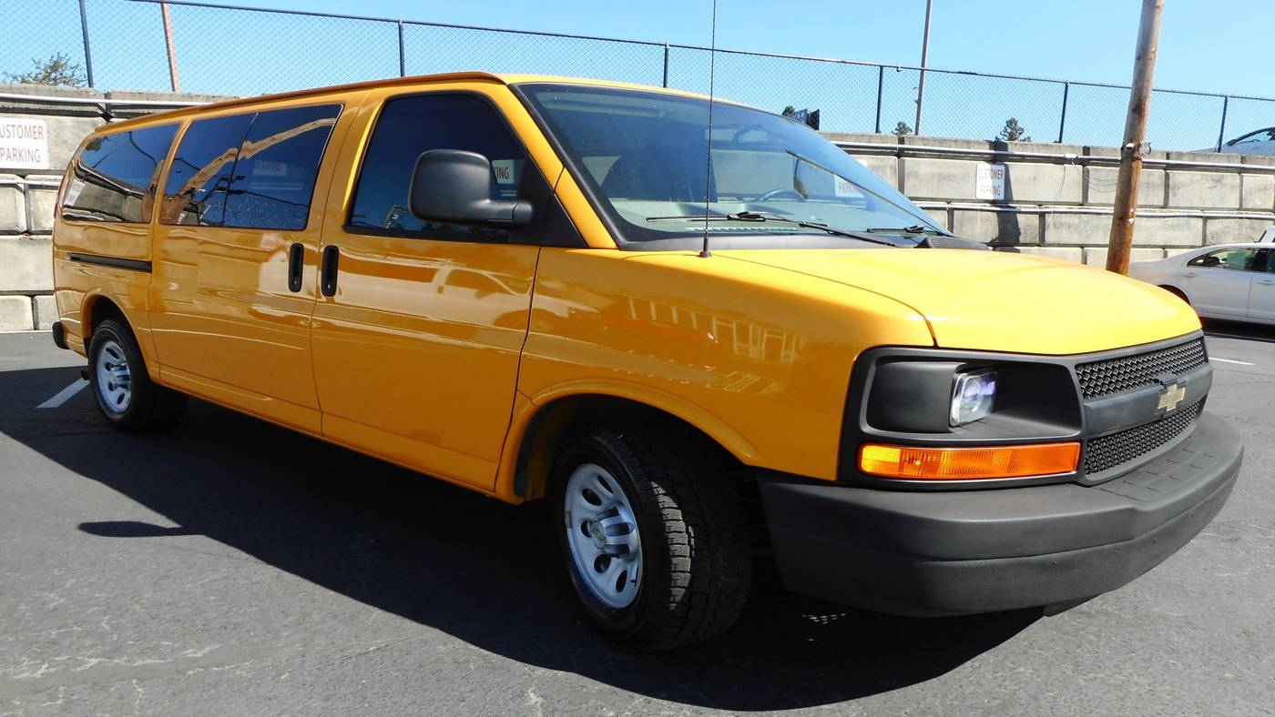2010 Chevrolet Express Passenger LS — Passenger Van — 74,622 mi — Milwaukie, OR