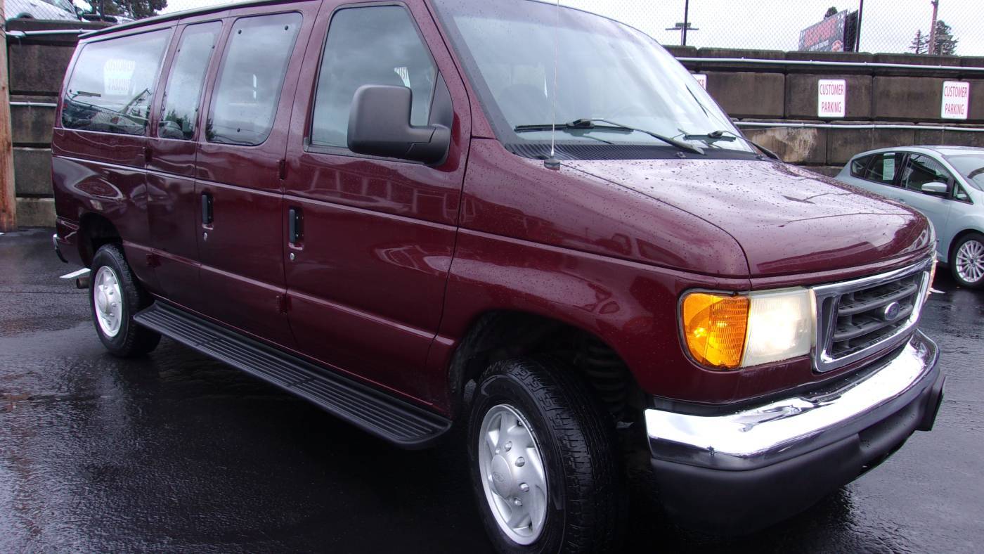 2004 Ford Econoline Wagon E-350 Super Duty XL — Passenger Van — 106,488 mi — Milwaukie, OR