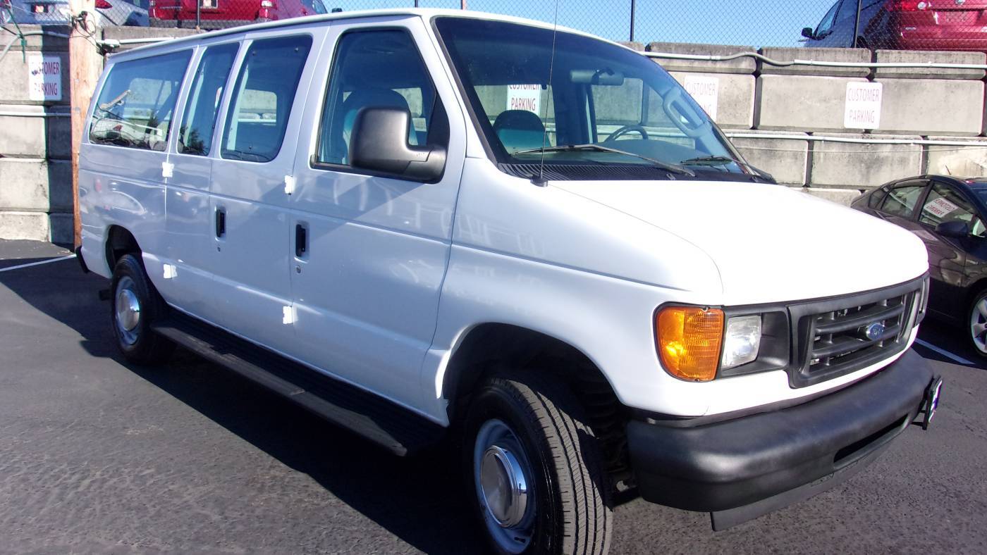 2006 Ford Econoline Wagon E-350 Super Duty XL — Passenger Van — 102,933 mi — Milwaukie, OR