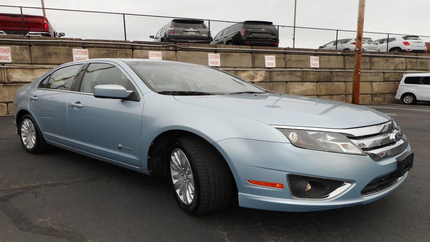 2010 Ford Fusion Hybrid — Sedan — 115,471 mi — Milwaukie, OR