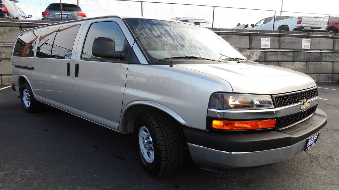 2008 Chevrolet Express Passenger Base — Passenger Van — 121,020 mi — Milwaukie, OR