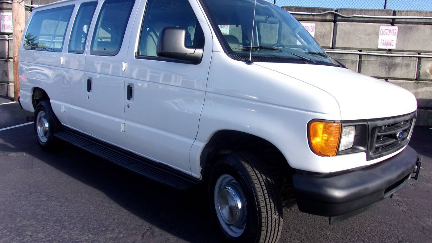 2004 Ford Econoline Wagon E-350 Super Duty XL — Passenger Van — 80,682 mi — Milwaukie, OR