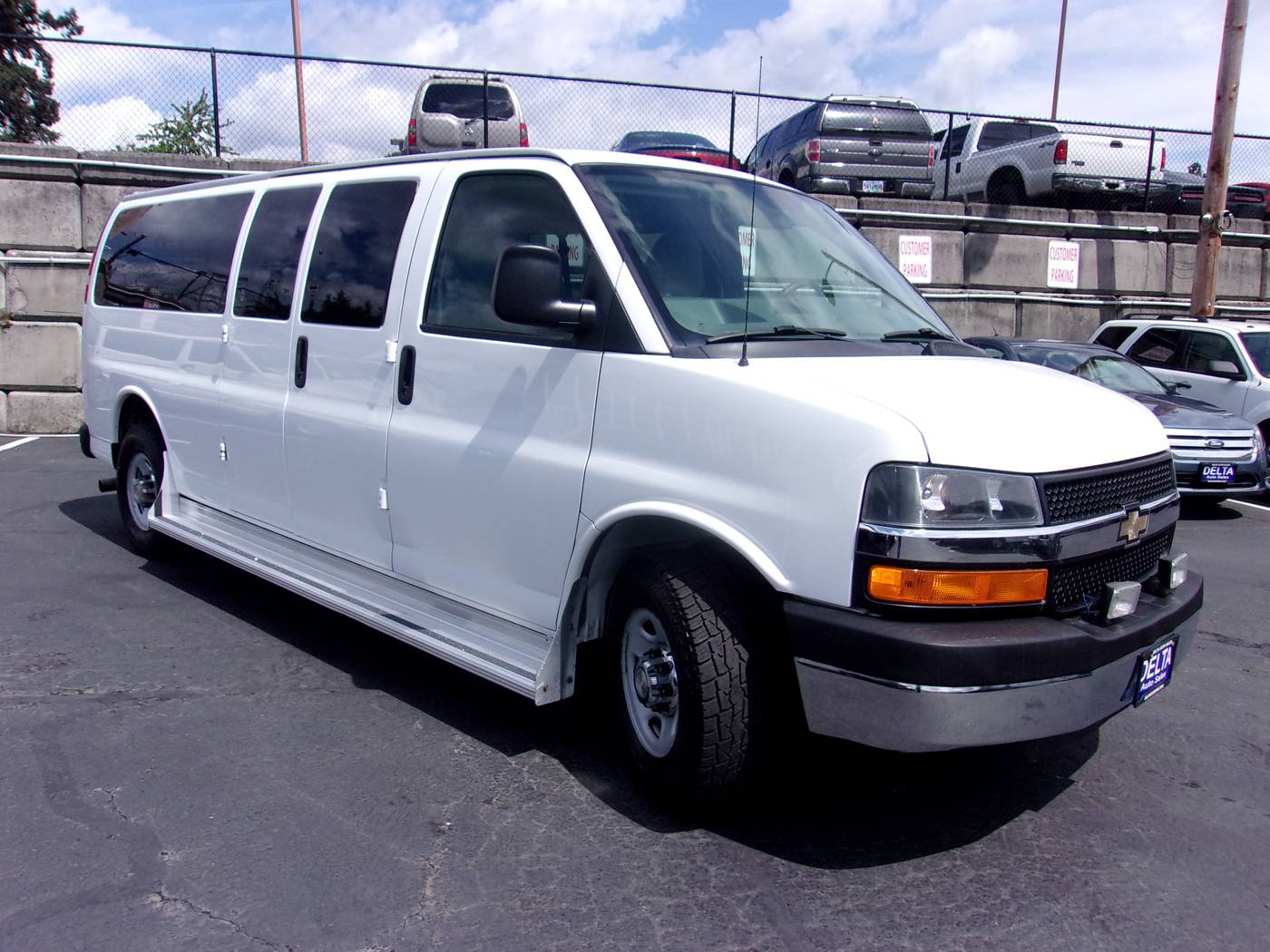 2013 Chevrolet Express Passenger LT — Passenger Van — 119,835 mi — Milwaukie, OR