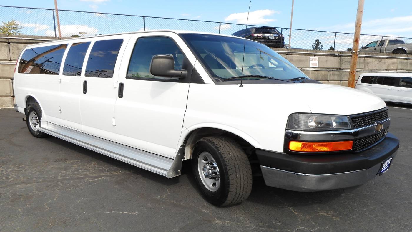 2016 Chevrolet Express Passenger LT — Passenger Van — 81,148 mi — Milwaukie, OR