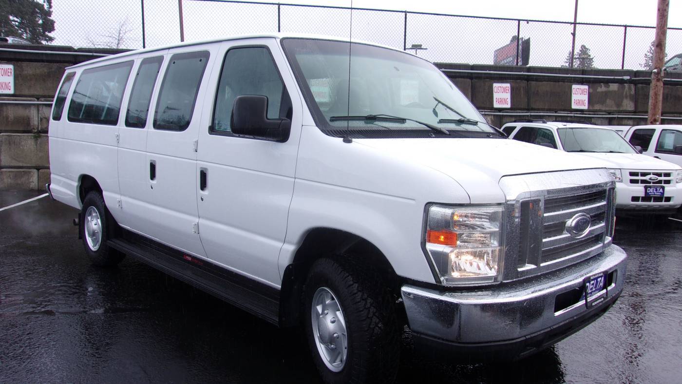 2011 Ford Econoline Wagon E-350 Super Duty XLT — Passenger Van — 48,062 mi — Milwaukie, OR