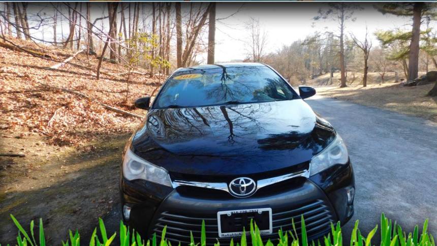 2017 Toyota Camry SE — Sedan — 101,601 mi — Peekskill, NY