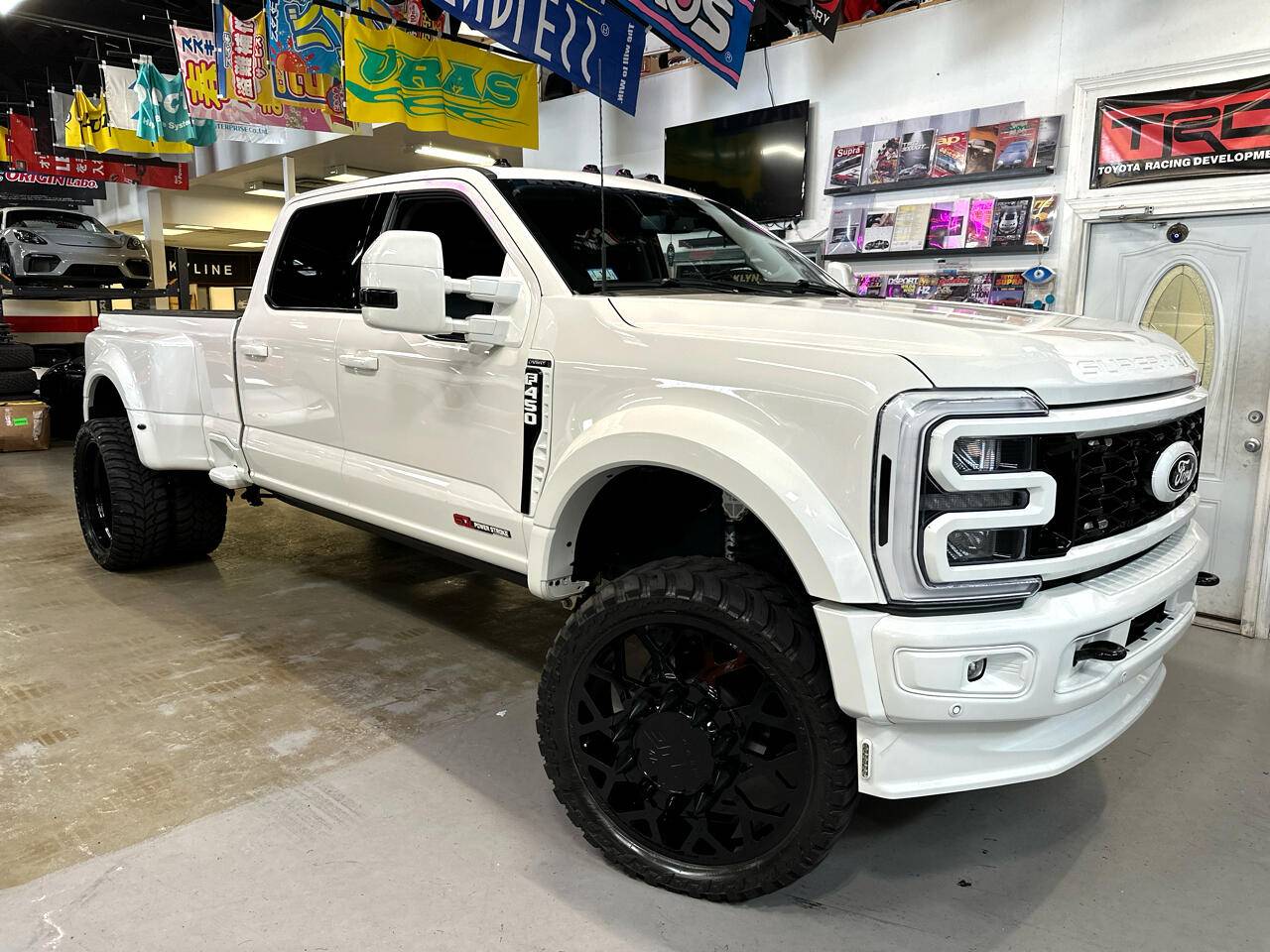 2023 Ford Super Duty F-450 LARIAT — Pickup Truck — 21,935 mi — Staten Island, NY