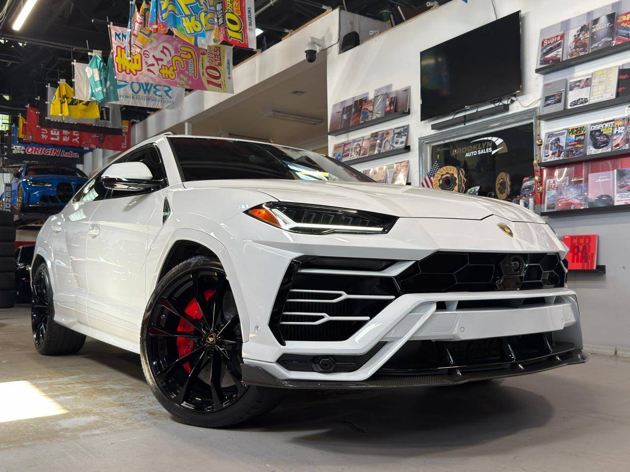 2020 Lamborghini Urus Standard