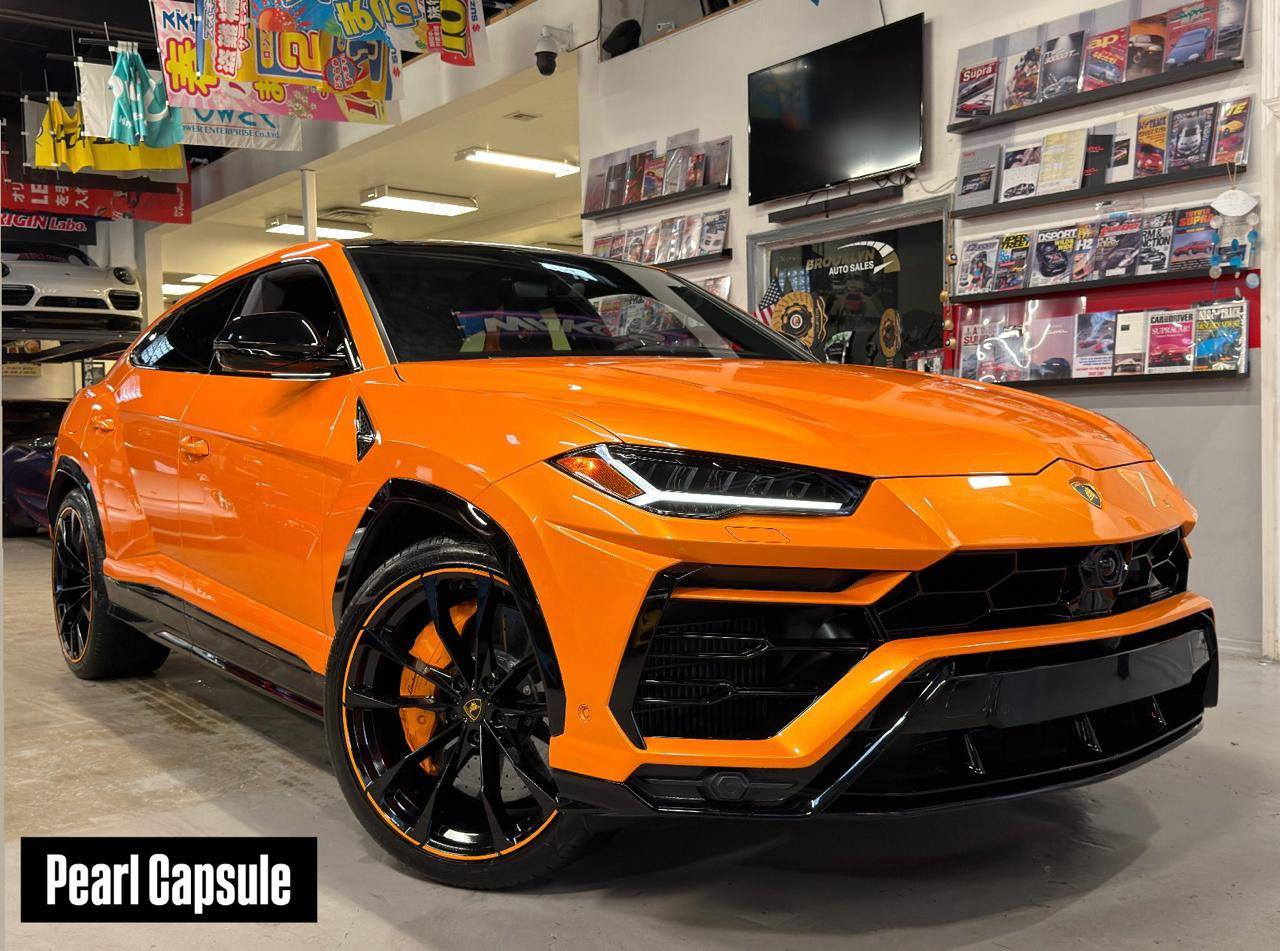 2022 Lamborghini Urus Pearl Capsule