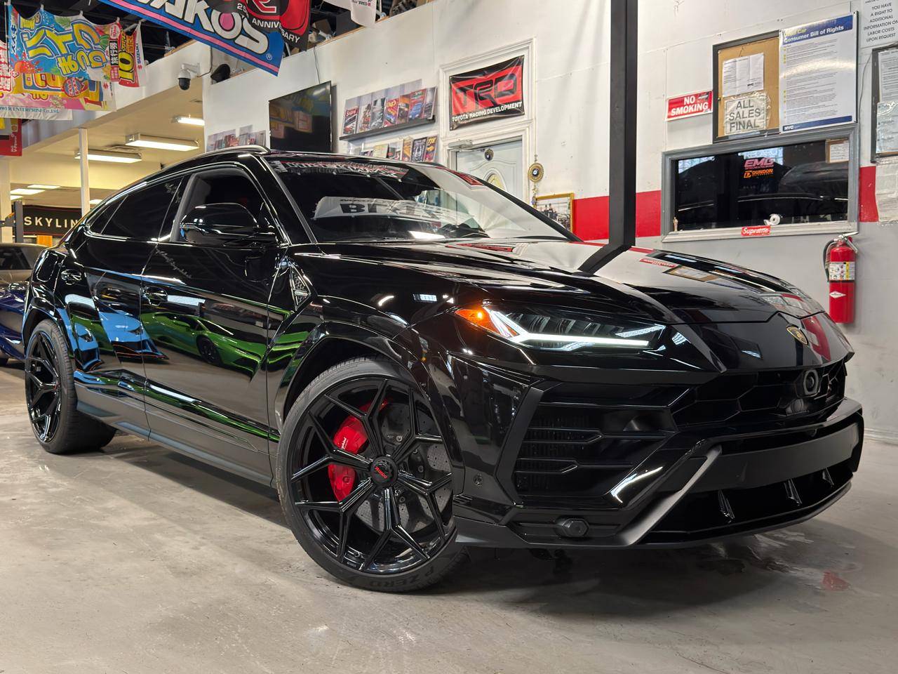 2019 Lamborghini Urus Standard