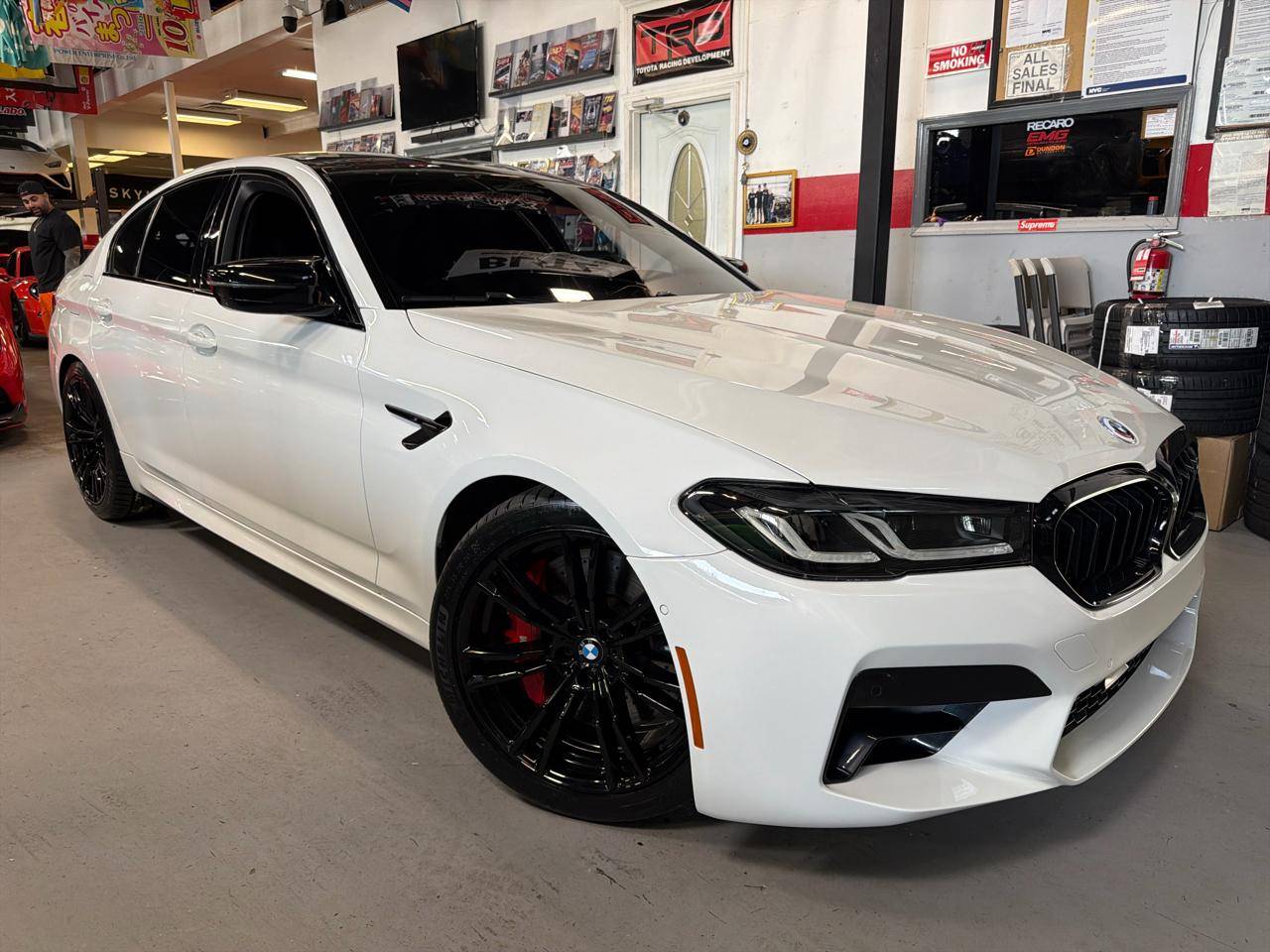 2023 BMW M5 Standard