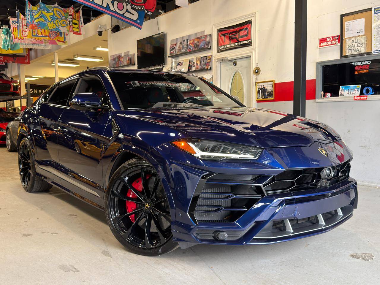 2019 Lamborghini Urus Standard