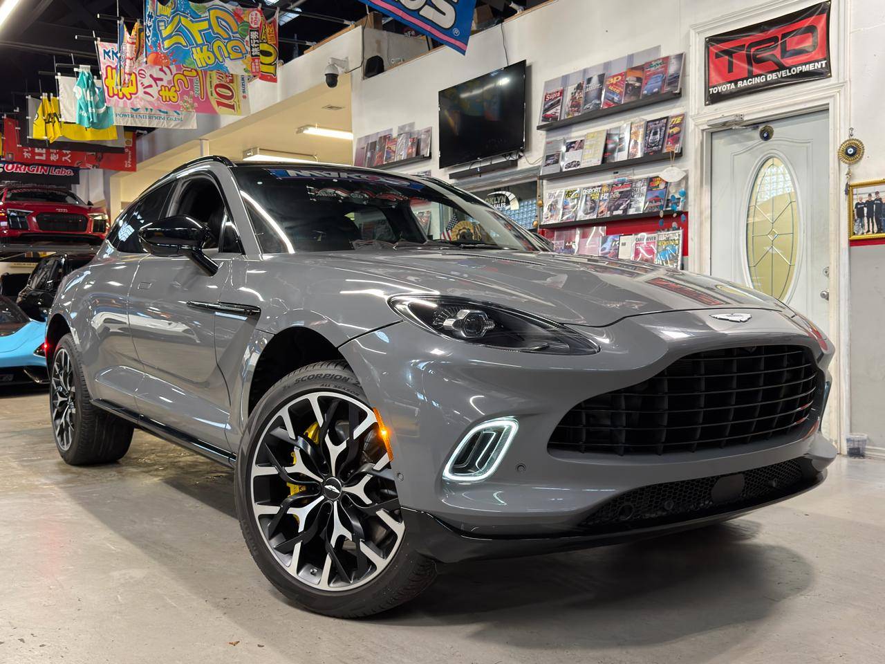 2021 Aston Martin DBX Standard