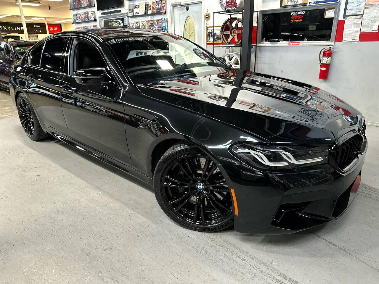 2022 BMW M5 Standard — Sedan — 22,450 mi — Staten Island, NY