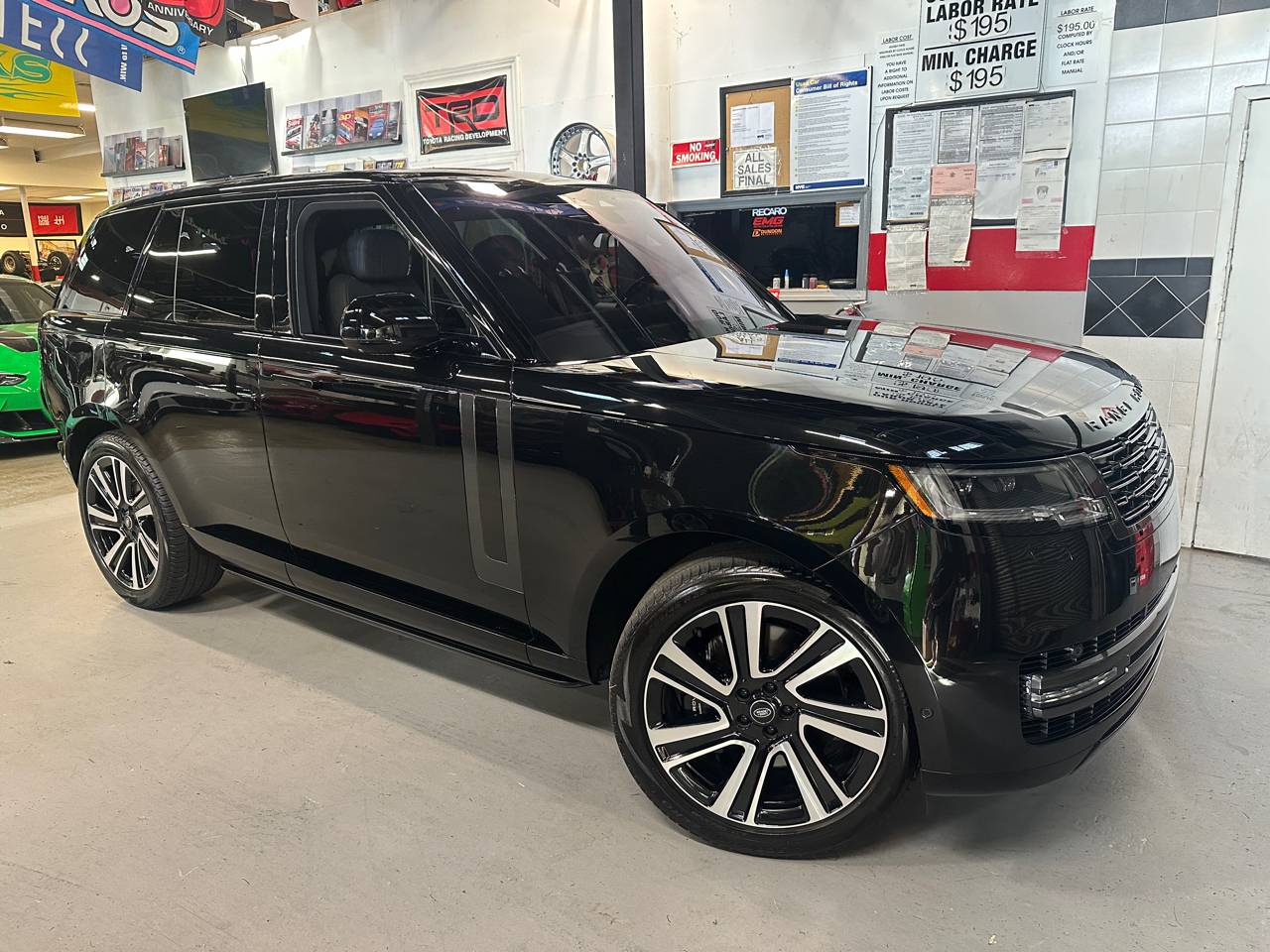 2023 Land Rover Range Rover SE — SUV — 33,091 mi — Staten Island, NY