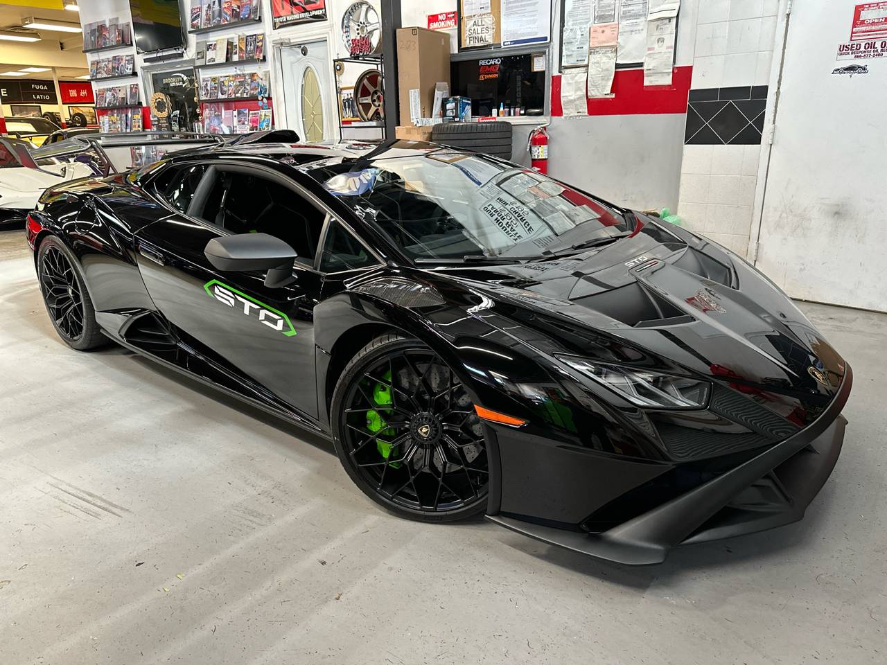 2022 Lamborghini Huracan STO — Coupe — 5,057 mi — Staten Island, NY