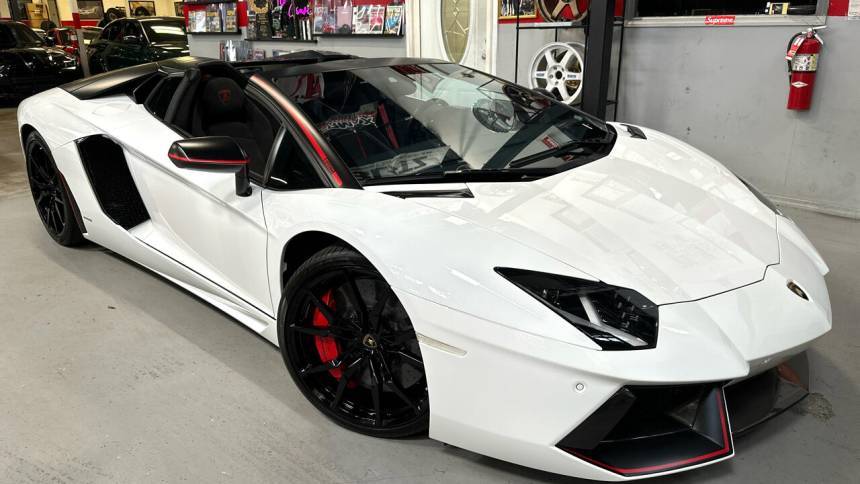 2016 Lamborghini Aventador LP 700-4