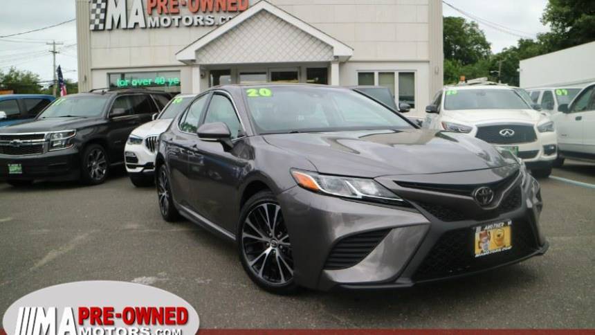 2020 Toyota Camry SE — Sedan — 52,227 mi — Huntington Station, NY