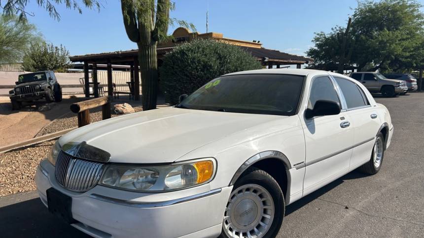 2000 Lincoln Town Car Executive — Sedan — 204,207 mi — Queen Creek, AZ
