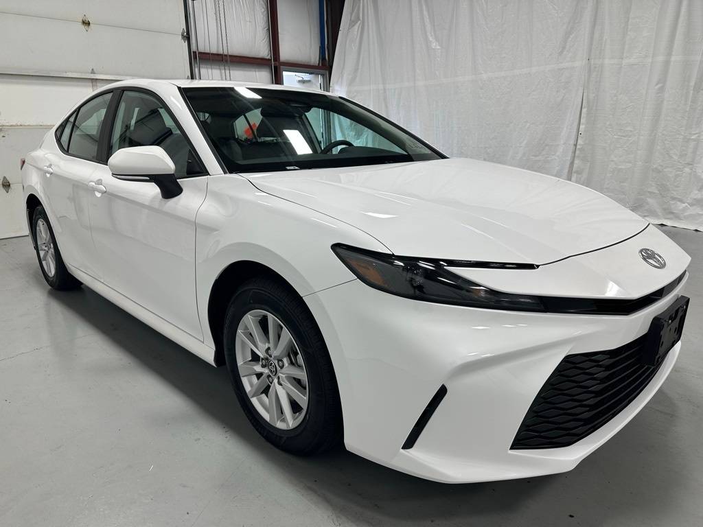 2025 Toyota Camry Hybrid LE — Sedan — 18,733 mi — Middletown, PA