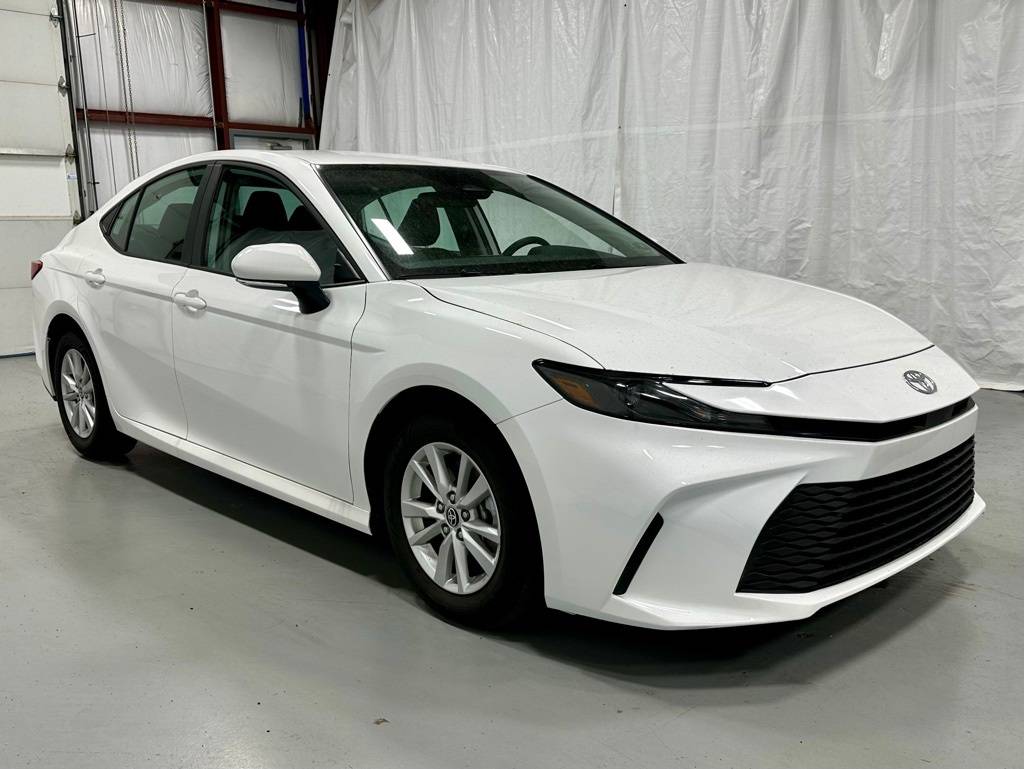 2025 Toyota Camry LE — Sedan — 14,440 mi — Middletown, PA