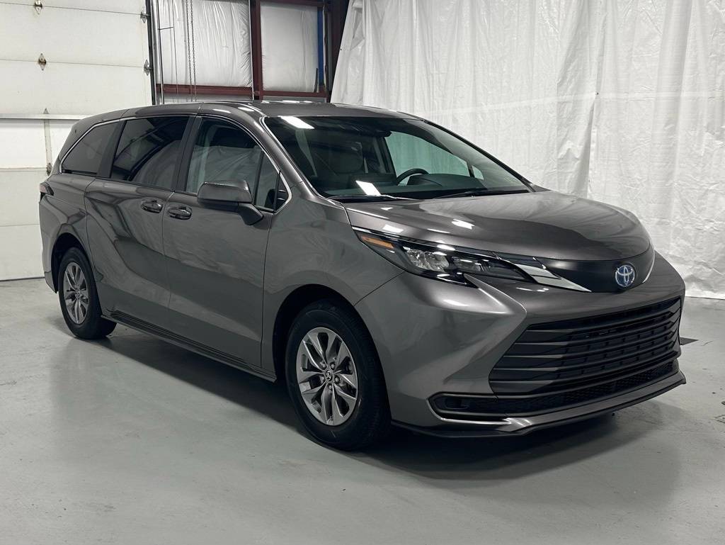 2024 Toyota Sienna LE — Minivan — 20,202 mi — Middletown, PA