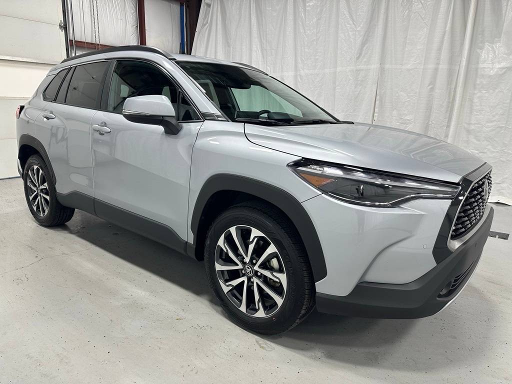 2024 Toyota Corolla Cross XLE — SUV — 8,641 mi — Middletown, PA
