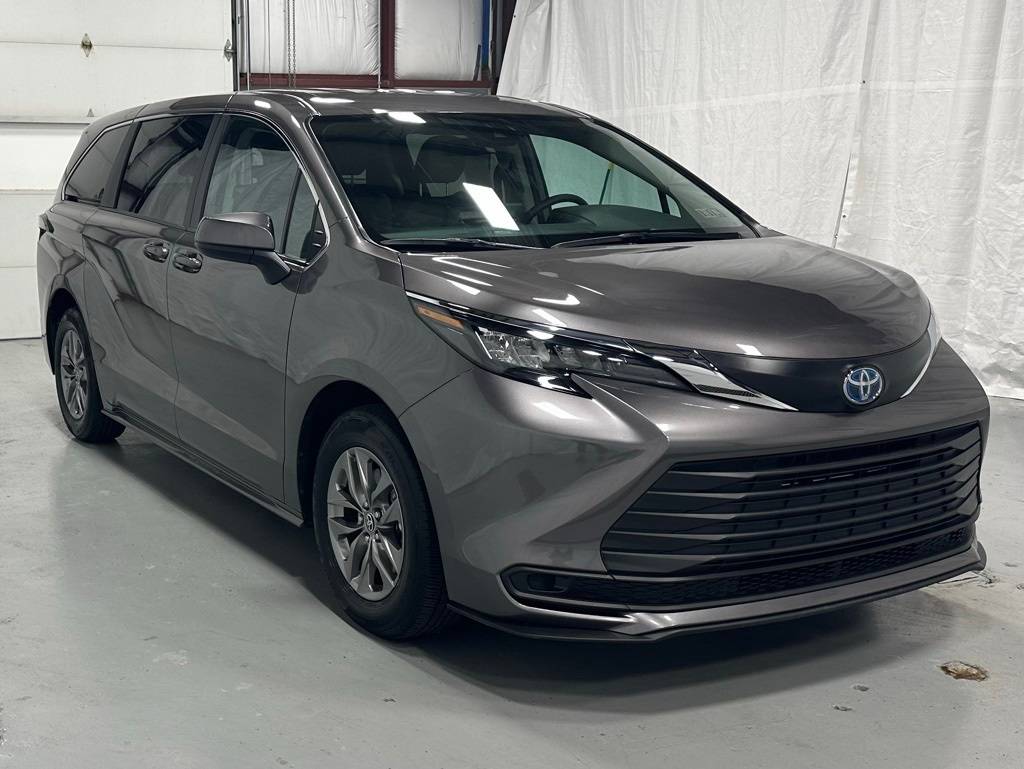 2024 Toyota Sienna LE — Minivan — 20,024 mi — Middletown, PA