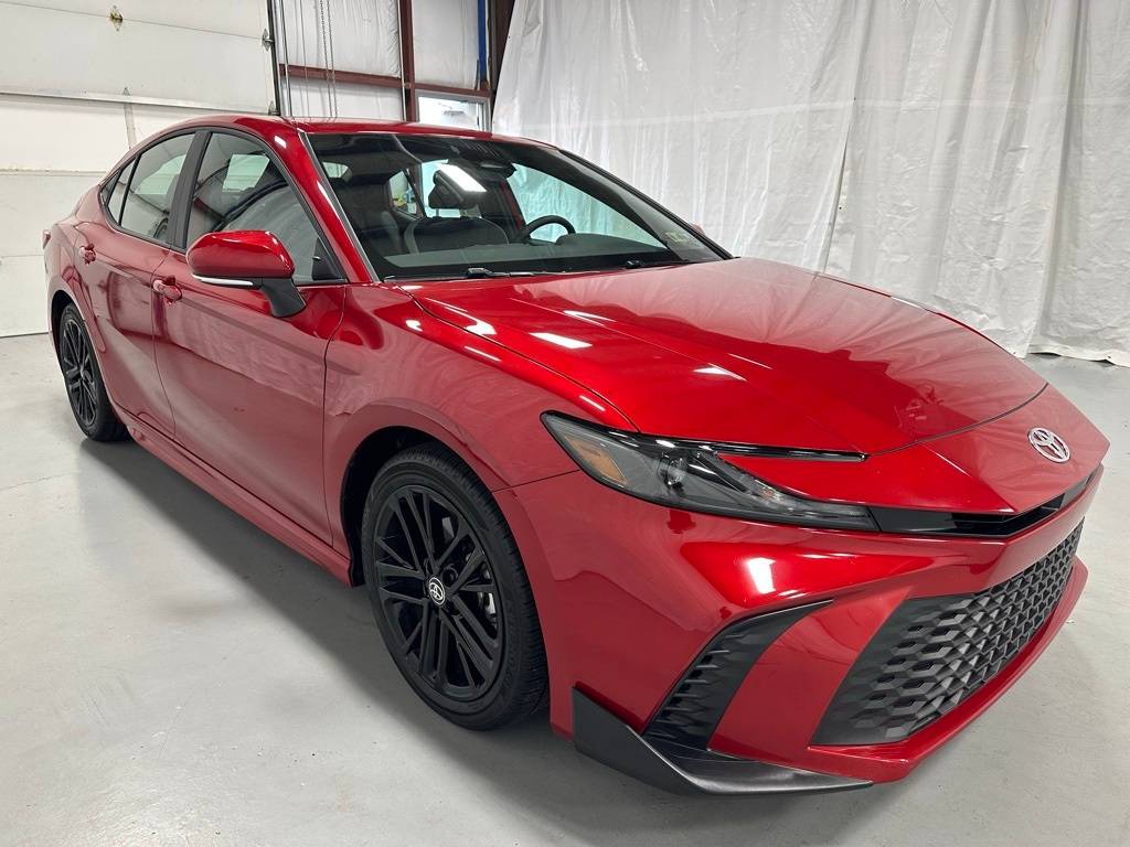 2025 Toyota Camry Hybrid SE — Sedan — 17,384 mi — Middletown, PA