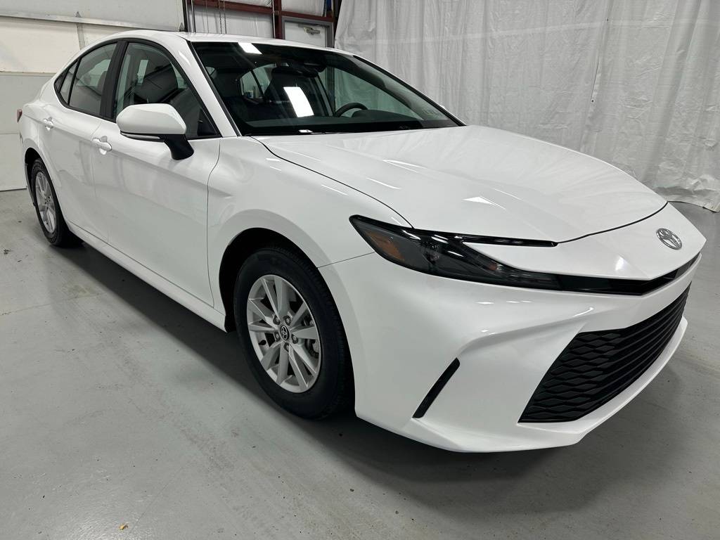 2025 Toyota Camry Hybrid LE — Sedan — 10,829 mi — Middletown, PA