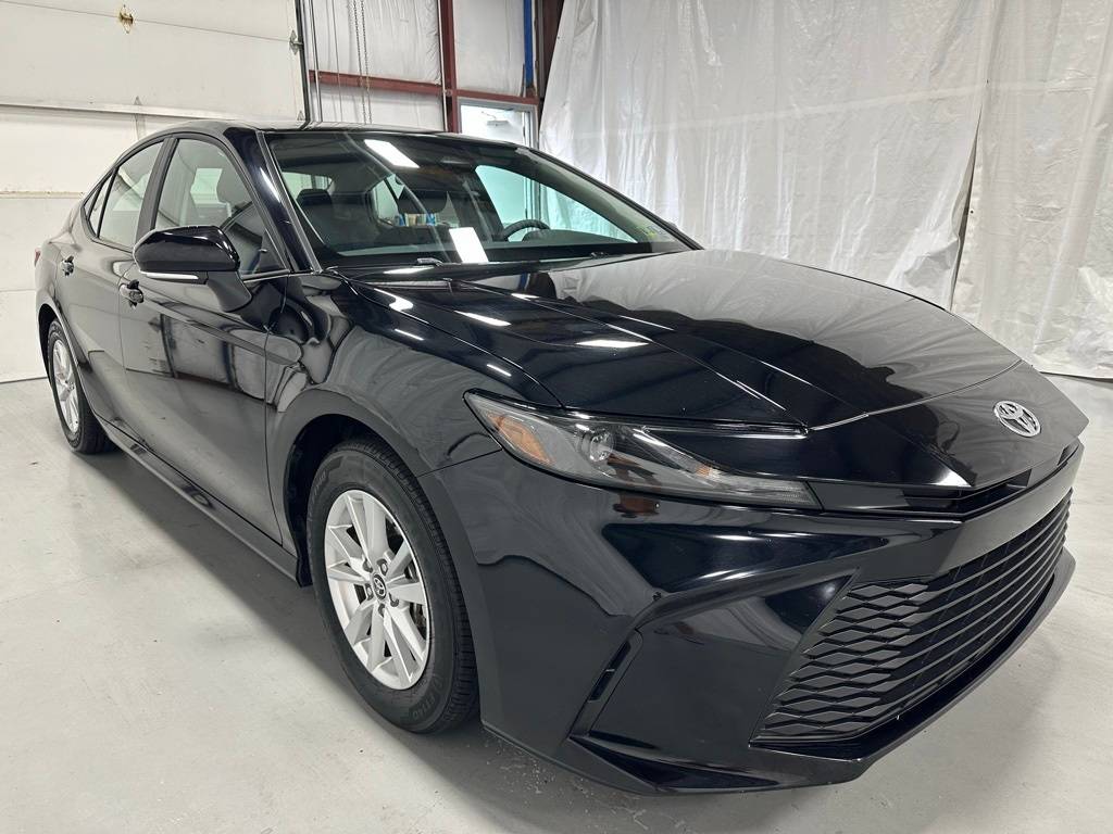 2025 Toyota Camry Hybrid LE — Sedan — 23,495 mi — Middletown, PA