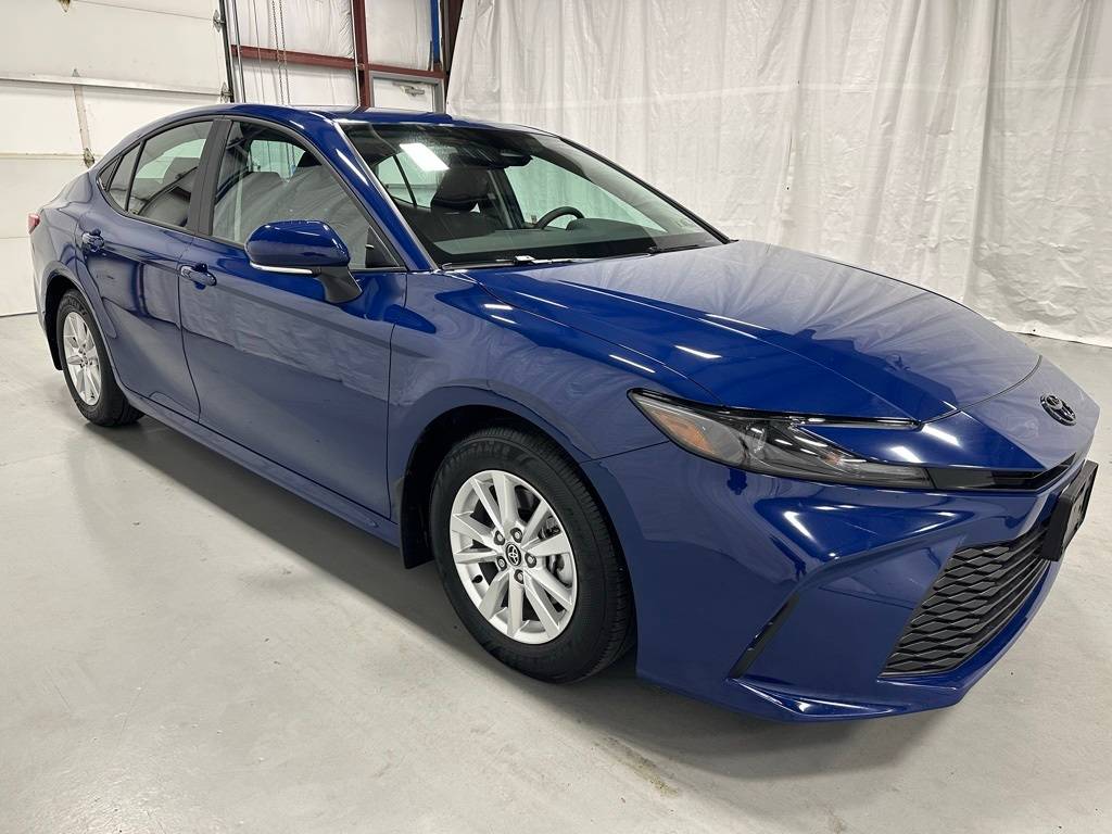 2025 Toyota Camry Hybrid LE — Sedan — 13,615 mi — Middletown, PA