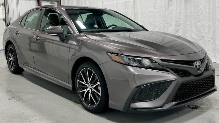 2024 Toyota Camry SE — Sedan — 13,523 mi — Middletown, PA
