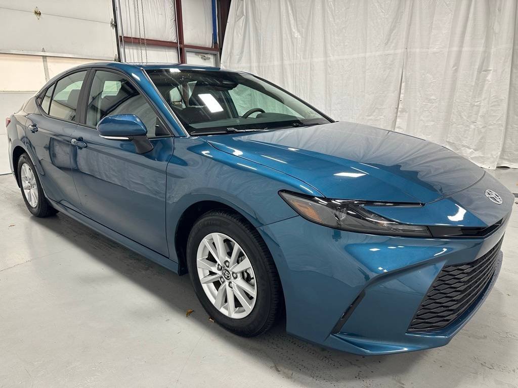2025 Toyota Camry Hybrid LE — Sedan — 19,516 mi — Middletown, PA