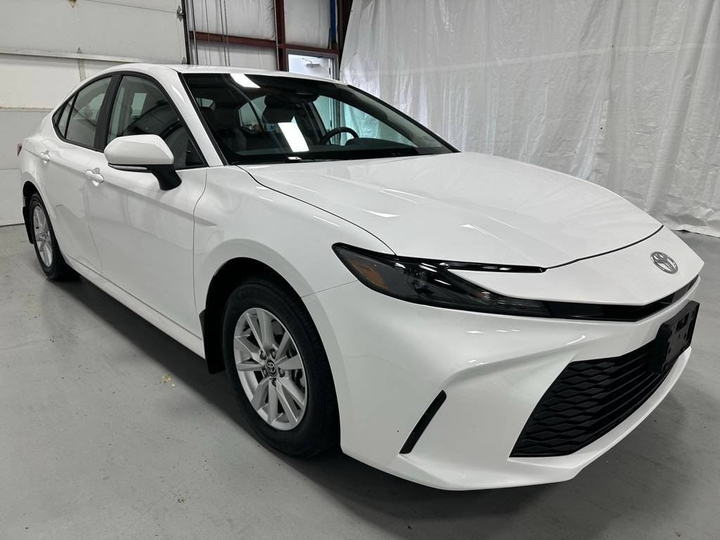 2025 Toyota Camry Hybrid LE — Sedan — 11,750 mi — Middletown, PA